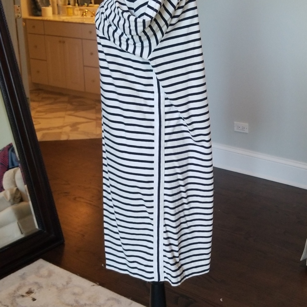 GREY STATE DRESS - Picture 3 of 6
